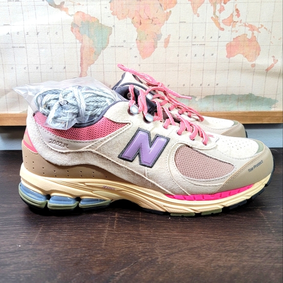 BRAND NEW New Balance 2002R Hiking Pack Beige Men's Size 11.0 - Picture 4 of 7
